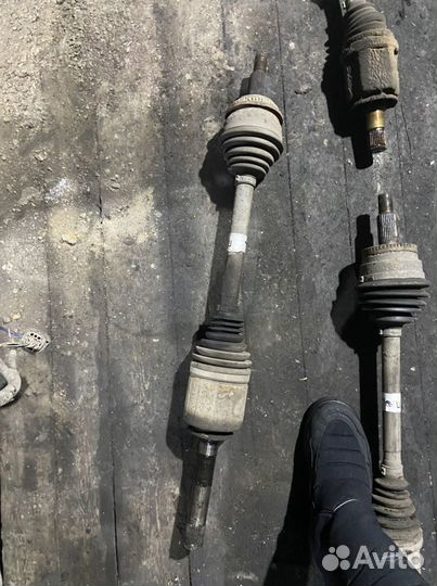 Полуоси задние Land Rover Discovery 3