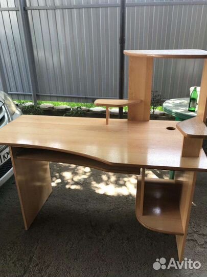 Компьютерный стол