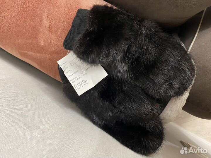 Норковые варежки новые