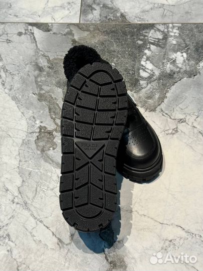 Кроссовки прада