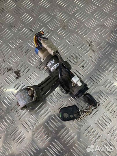 Замок зажигания матрикс с ключом 2001-2010