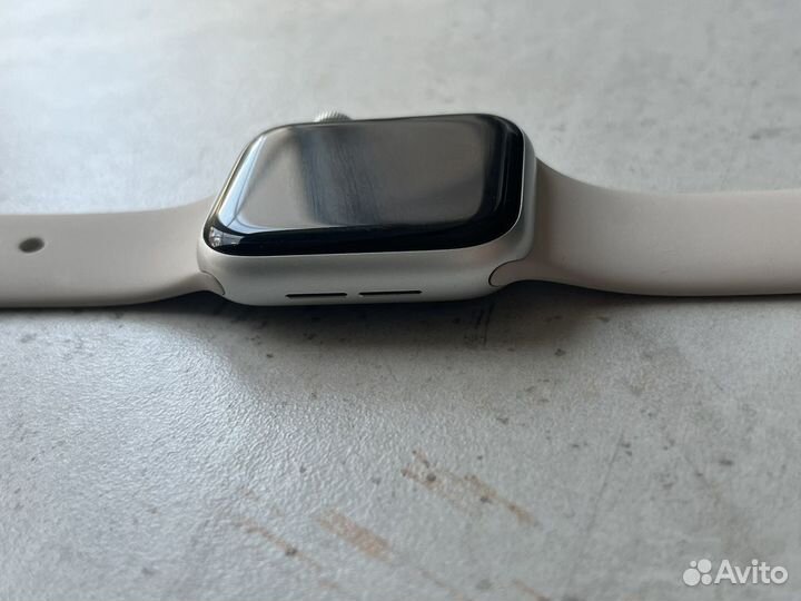 Apple Watch series 4 40 mm silver aluminum case