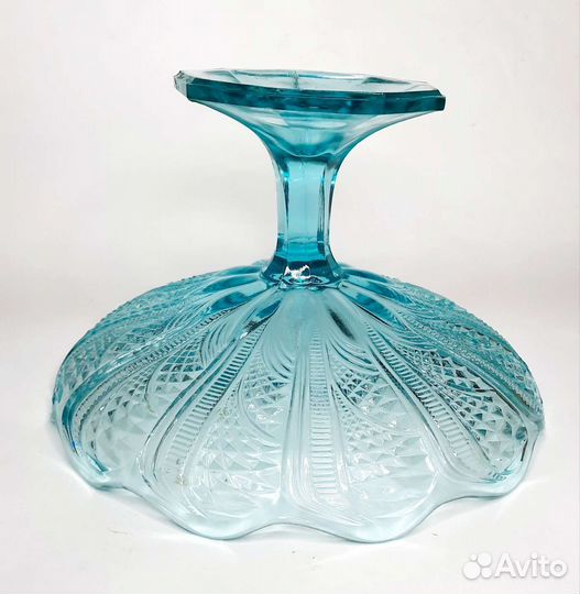 Ваза для фруктов на ножке. Цветное стекло