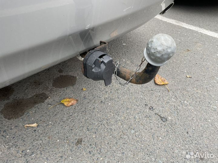 Фаркоп на камри 40