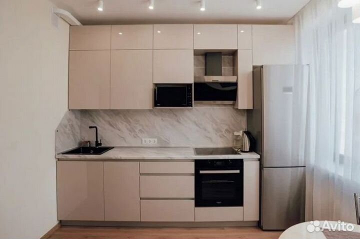 Прямая кухня с островом под заказ