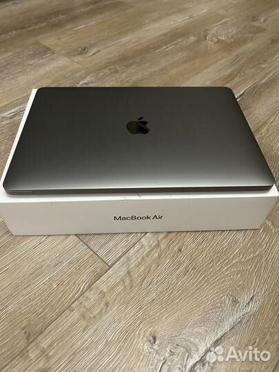 Apple MacBook air 13 2020 i5 retina