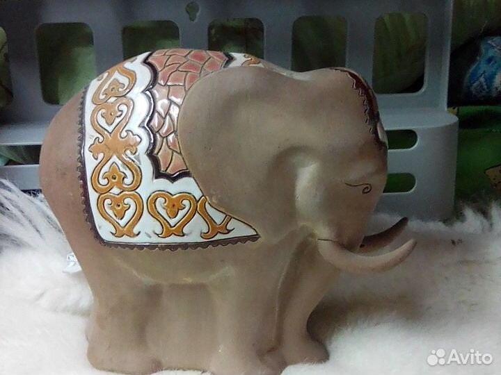 Статуэтка слон