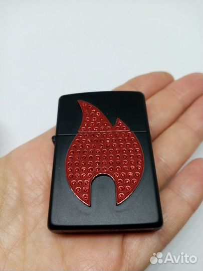 Зажигалка Zippo 29106 Sparkling Zippo Flame