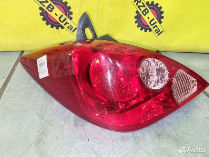 Фонарь задний левый Nissan Tiida 2010-2013