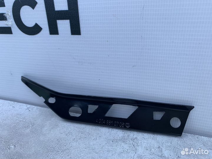 Кронштейн переднего бампера Mercedes A2048810706