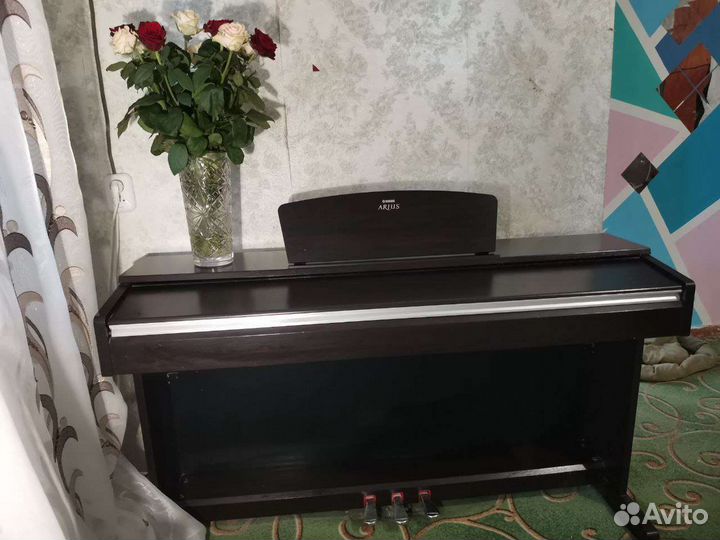 Цифровое пианино yamaha