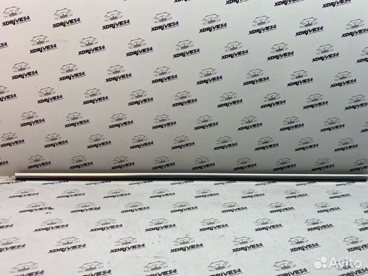 Молдинг стекла двери передний левый Bmw 335I E93