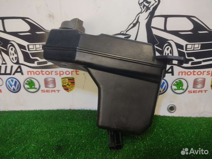 Бачок Гур Audi rs6 4f0422371j