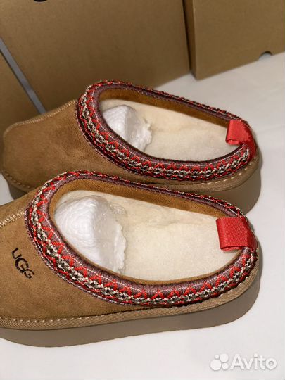 Натуральные угги низкие женские на высокой подошве