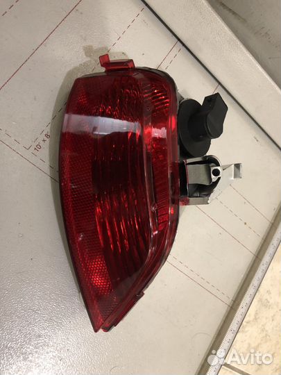 Фонарь противотуманный левый Duster/terrano