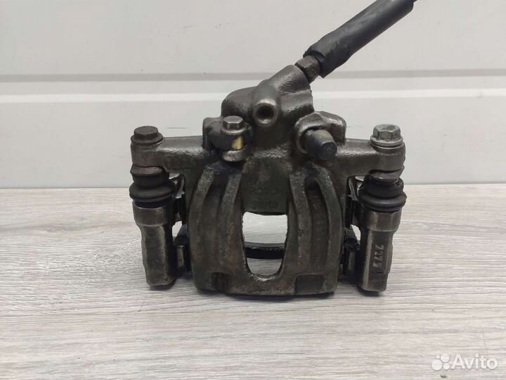 Суппорт задний правый Mercedes vito w639