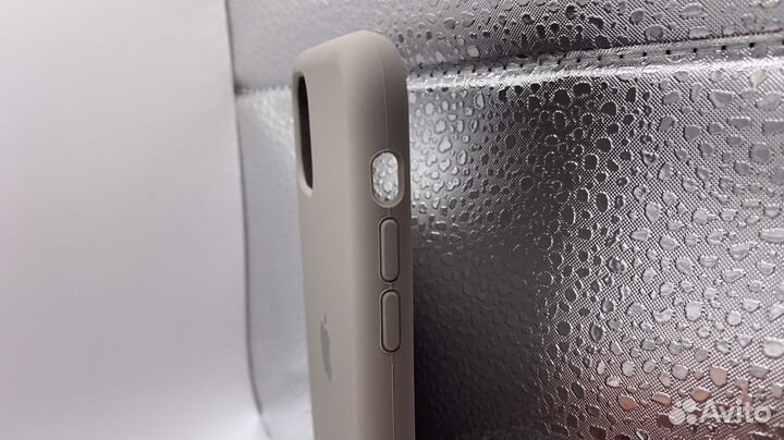 Чехол на iPhone 11 Silicon Case Pebble