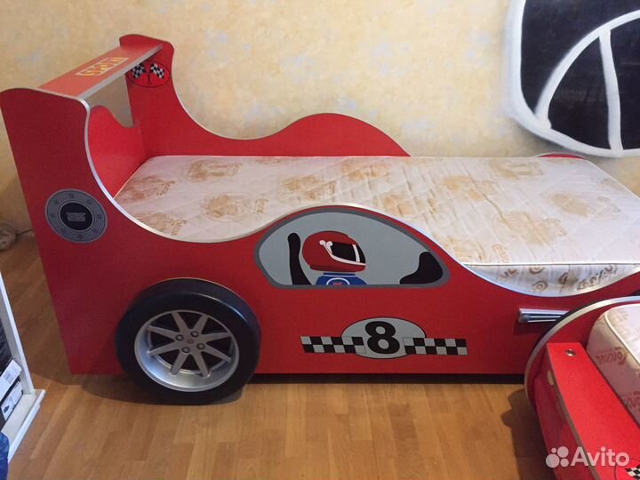 Комплект: 2 кровати и 1 стеллаж детские