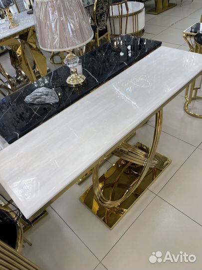 Стол консоль из искусственного камня