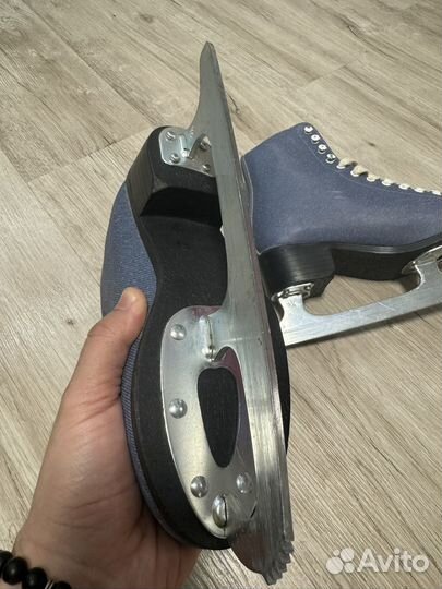 Коньки фигурные 36 размер