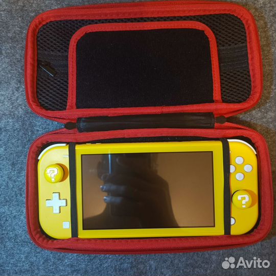 Nintendo switch lite с играми, чехлом, и sd картой