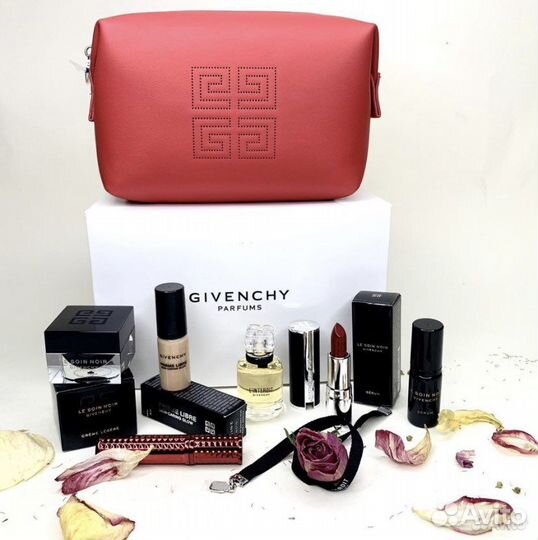 Подарочные наборы Givenchy