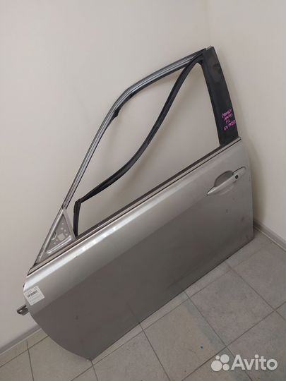 Двери передние на камри 40 в сборе правая и левая