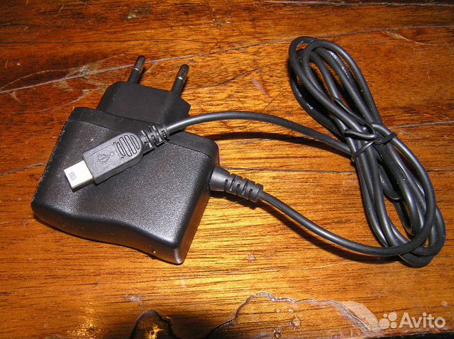 Блок питания (адаптер постоянного тока)