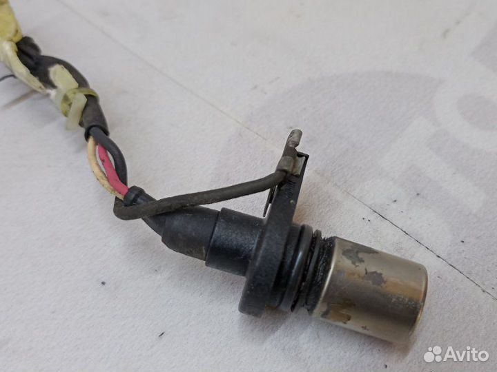Датчик положения коленвала Toyota Avensis ZZT251