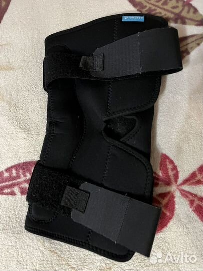 Ортопедический бандаж на коленный сустав