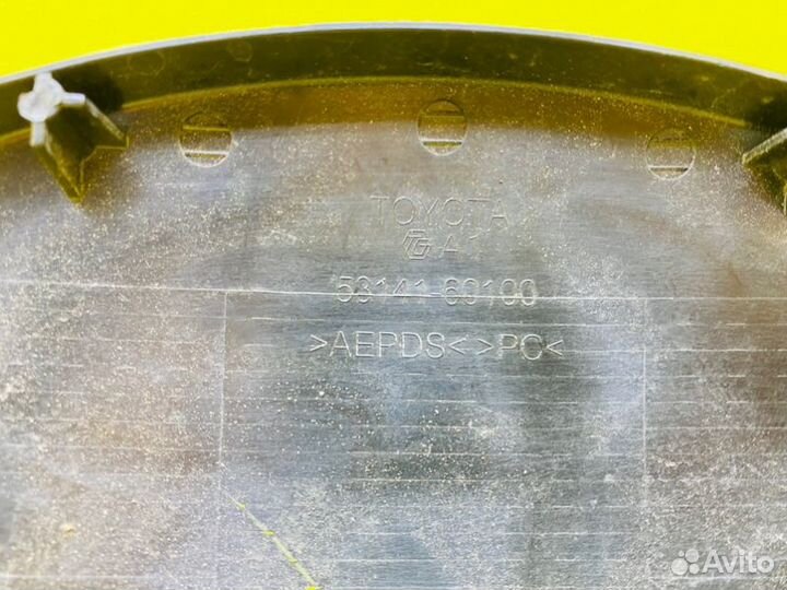 Эмблема передняя Toyota Land Cruiser Prado 145602