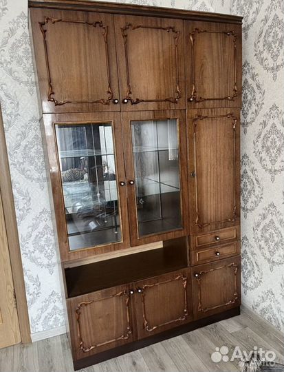 Шкаф сервант