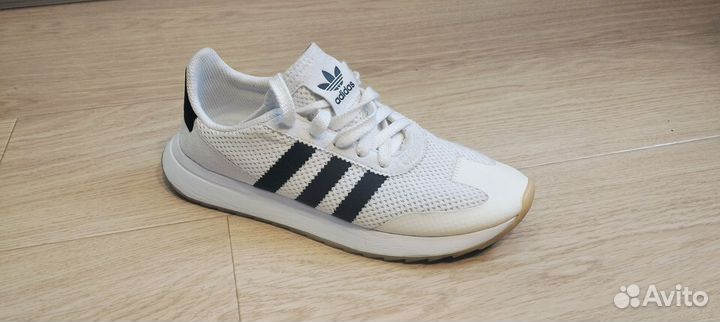 Кроссовки женские adidas сетка 39