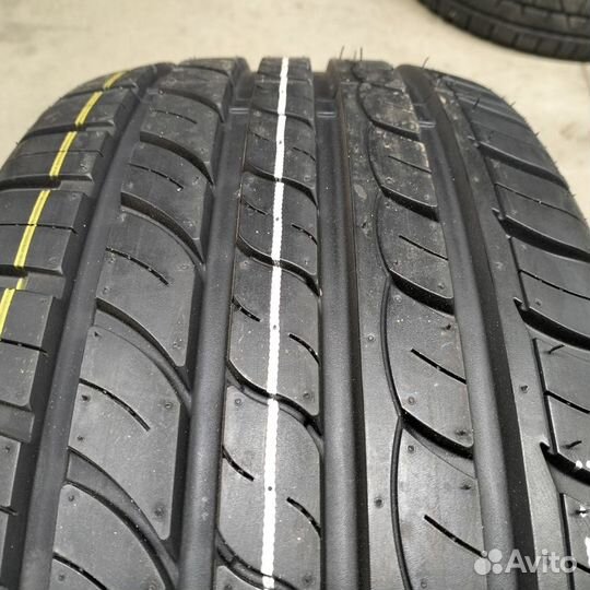 Compasal Smacher 235/60 R18 107V