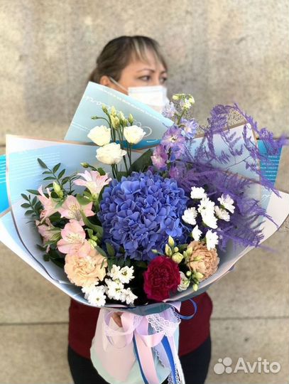 Пышный букет цветов с доставкой