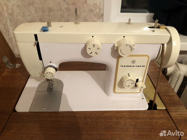 Швейная машинка Чайка 142 м
