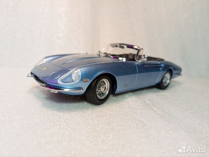 Ferrari 365 California Spyder 1966. 1/18 KK Scale