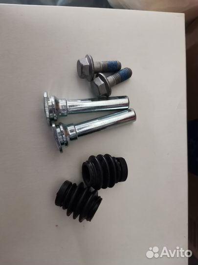 Комплект направляющих для тормозного суппорта