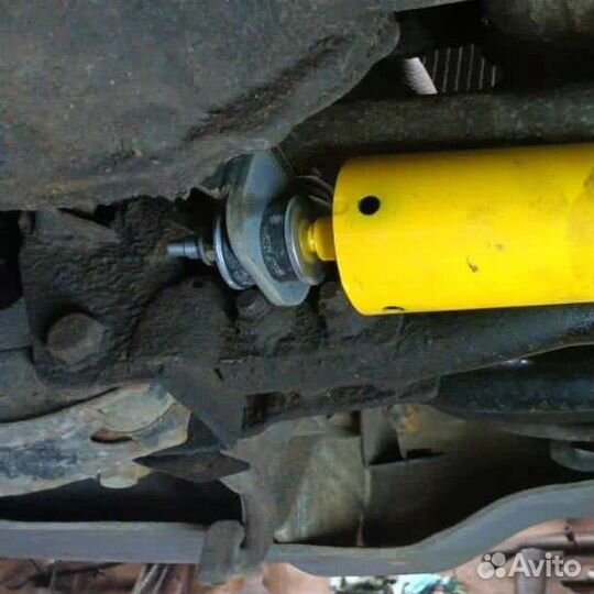 Кронштейн рулевого демпфера pajero sport 1/l200 3