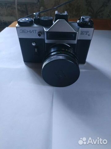 Зеркальный фотоаппарат Зенит ет и фотовспышка