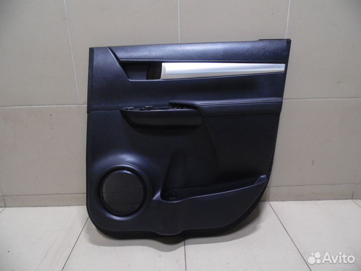 Обшивка двери задней правой Hi Lux 2015