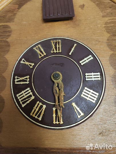 Настенные часы с кукушкой