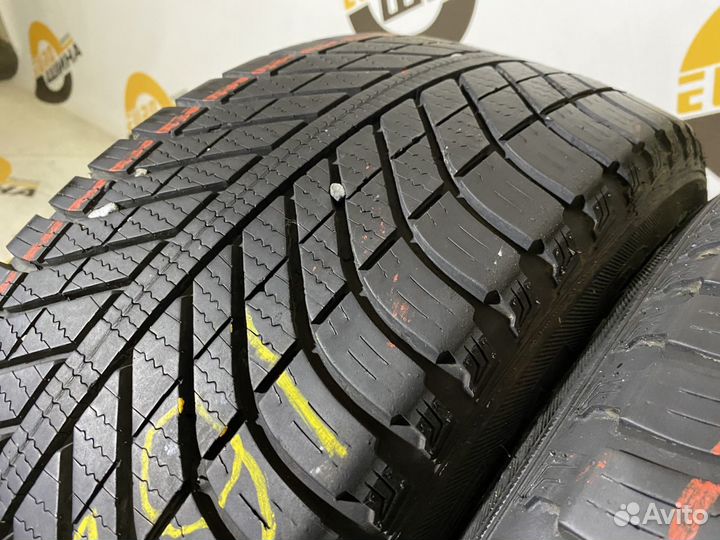 Goodyear Vector 4Seasons 235/55 R17