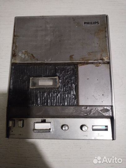 Магнитофон Philips