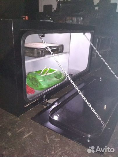 Продаю инструментальный ящик. маз камаз