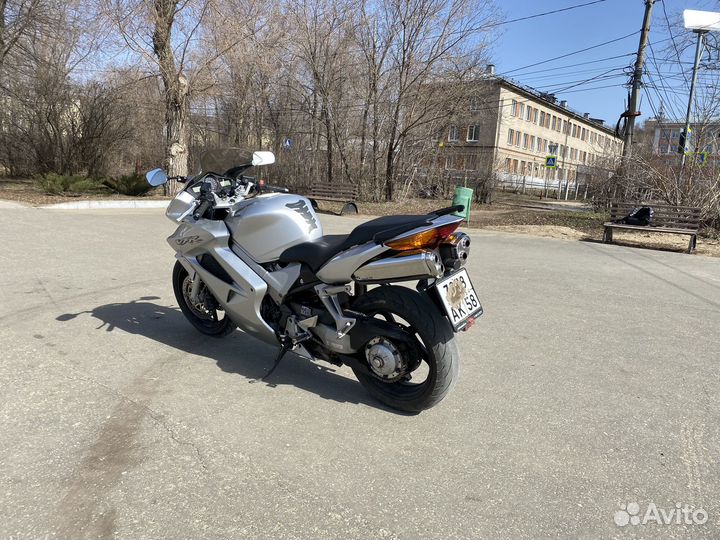 Honda vfr 800