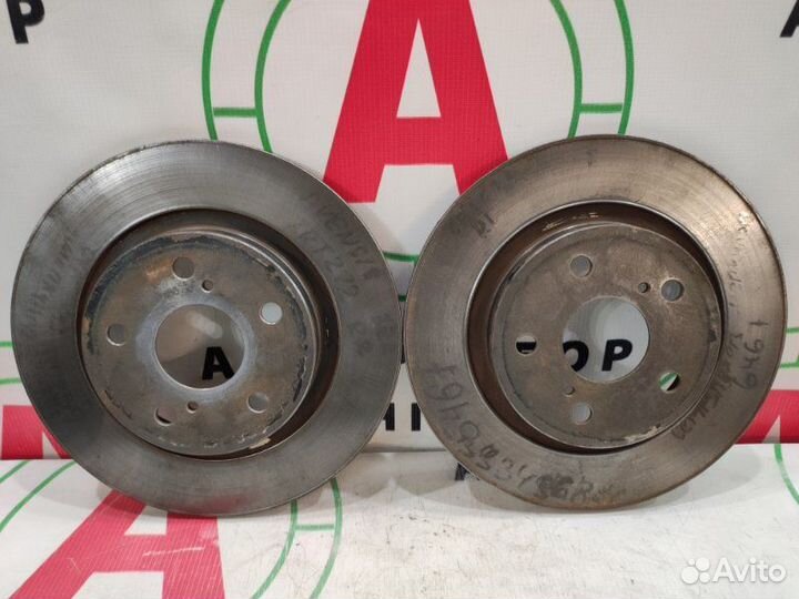 Диски тормозные задние Toyota Avensis ZRT272