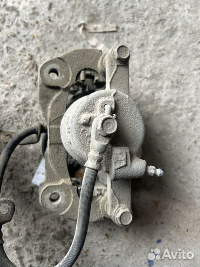 Суппорт передний правый corolla 150