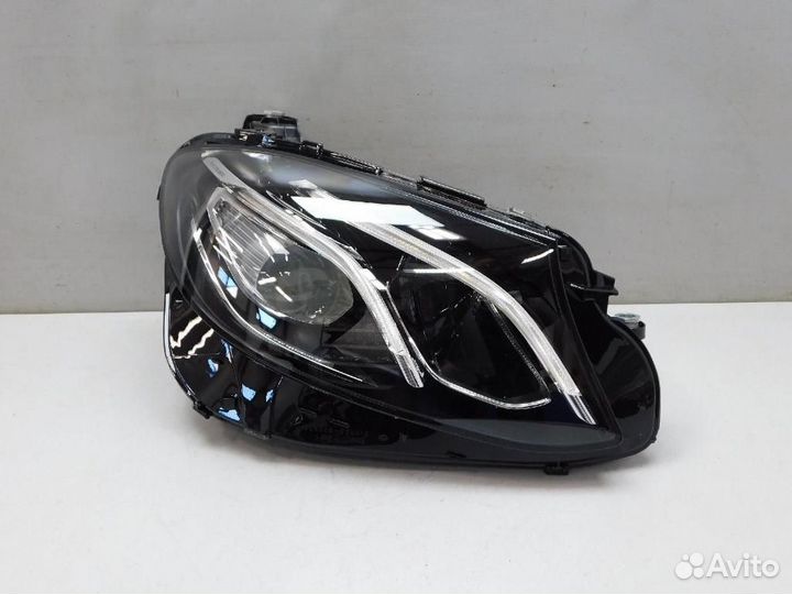 Фара правая Mercedes-Benz E-Class