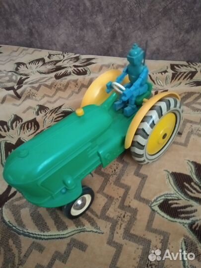 Трактор СССР электромеханическая игрушка